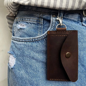 Porte-clés en cuir véritable compact et robuste avec protection et crochets métalliques durables – Étui à clés et portefeuille - Product Image 2