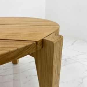 Table de patio ronde en teck massif avec plateau à lattes, profil bas, mobilier de jardin pour hôtel, villa, café, pergola, bord de piscine, balcon - Product Image 3