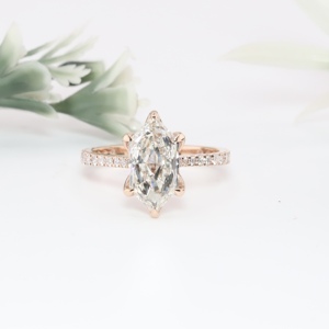 Anillo de Oro Rosa con Diamantes de Corte Hexagonal, Seis Puntas Tipo Pétalo, Halo Oculto Clásico, Pavé, Anillo de Eternidad, Joyería Fina para Mujer - Product Image 1