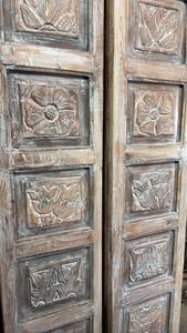 Porte en bois massif moderne la plus vendue avec finition haut de gamme pour l'entrée de la maison, décoration intérieure et extérieure, disponible à la vente - Product Image 4