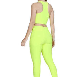 Ensemble de yoga 2 pièces pour femme : haut de sport à col halter et short taille haute, respirant et extensible, idéal pour la gym, le fitness, la course et l'entraînement - Product Image 3