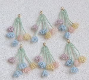 Porte-clés brodé perlé décoratif de haute qualité avec travail artisanal détaillé pour sacs, clés et cadeaux personnalisés - Product Image 3