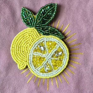 เข็มกลัดรูปนกหลากสีประดับลูกปัด ปักเลื่อมลายนกแก้ว งานแฮนด์เมด ปรับขนาดได้ ใช้ตกแต่งกระเป๋า เสื้อแจ็คเก็ต และชุดเดรส - Product Image 1