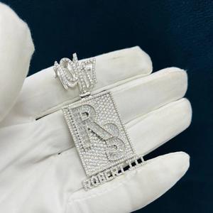 Colgante de Moissanita Hip Hop, Plata de Ley 925, Claridad VVS, Certificado IGI, Letra Rectangular, Completamente Cubierto de Diamantes, Personalizado, Unisex - Product Image 4