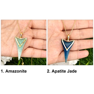 สร้อยคอจี้หยกอะมาโซไนต์สีน้ำเงินธรรมชาติประดับด้วยทองเหลืองชุบทอง 18k รูปทรงเรขาคณิต ทำด้วยมือสำหรับผู้หญิง - Product Image 1