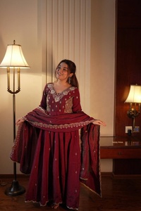 Salwar Kameez Tradicional para Mujer, Largo, Bordado, para Bodas y Fiestas, Estilo Indio Pakistaní - Product Image 3