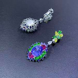 Pendientes de Zafiro Natural de 6.78Ct con Incrustaciones de Oro de 18K y Piedras Preciosas Multicolores, Zafiro y Turmalina, Certificados por AIGS, Joyería de Lujo - Product Image 5