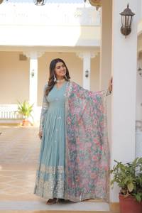Nouvelle arrivée : Magnifique robe Anarkali pour les fêtes, longue, avec dupatta, en soie crêpe naturelle, coupe classique. - Product Image 6