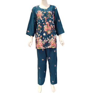 Pyjama décontracté pour femmes, manches longues et pantalon long, en rayonne, par Chrysanta - Product Image 5