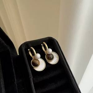 ต่างหูแฟชั่นฤดูร้อนสุดหรูหรา ดีไซน์ห้อยประดับด้วยหินตาเสือ  แบบปรับได้หลายรู  ของใหม่  เครื่องประดับแฟชั่นระดับไฮเอนด์ - Product Image 2