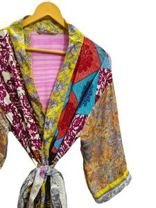 Regalos para ella: Kimono de patchwork, bata larga para dormir, ropa de noche, hecho a mano en India, kimono vintage de sari de seda reciclada. - Product Image 3