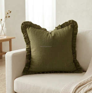 Housse de coussin en coton vert olive contemporain, décorative à volants, pour oreiller décoratif, décoration moderne et organique, 50 × 50 cm - Product Image 1