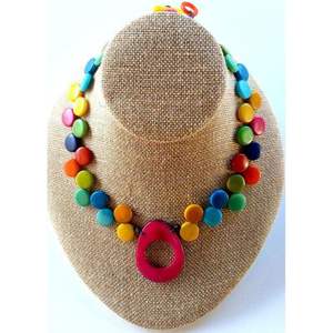 Collier élégant en résine perlée, bijoux faits à la main pour femmes avec des couleurs vives, accessoire parfait pour les occasions décontractées et festives - Product Image 3