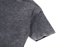 T-shirt en coton 100% de haute qualité 240 g/m², effet délavé (snow/acid wash), avec logo frontal, tricoté, col ras du cou, coupe oversize et épaules tombantes, style vintage - Product Image 5