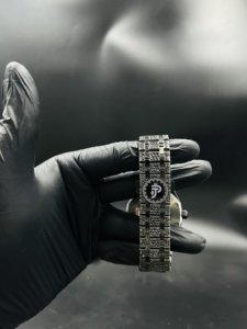 นาฬิกาข้อมือแฟชั่นผู้ชายสุดหรู สแตนเลสสีดำ ประดับเพชรแบบ Iced Out สไตล์ฮิปฮอป ระบบออโตเมติก เครื่องประดับสั่งทำพิเศษ - Product Image 3