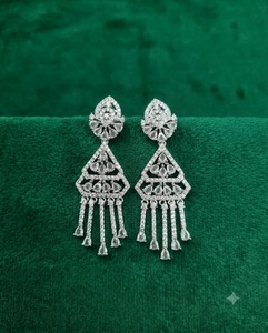 Pendientes Colgantes con Motivo Triangular Brillante y Diamantes Americanos, Pendientes Colgantes Geométricos con Flecos en Forma de Pera, Regalos de Lujo para Novias - Product Image 4