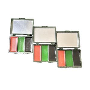 <span class=keywords><strong>Kit</strong></span> de <span class=keywords><strong>peinture</strong></span> pour le visage et le corps <span class=keywords><strong>camouflage</strong></span> 3 couleurs Palette de maquillage noir vert brun avec miroir pour la chasse et la dissimulation - Product Image 1