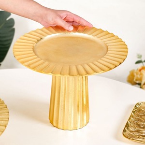 Base para Pastel de Aluminio con Acabado Dorado Moderno, Diseño Acanalado, Decorativa, para Servir Postres, Centro de Mesa para Bodas y Eventos, Plato para Pastelería - Product Image 2