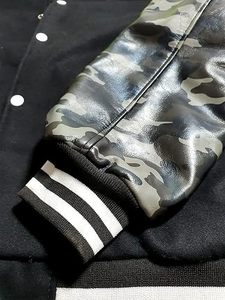 Veste universitaire pour homme, noire, manches camouflage, matière PU, boutons sur le devant, col rabattu, vêtement décontracté pour l'automne - Product Image 3