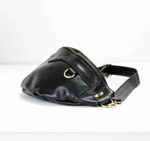 Leather <b>Belt</b> Bag with Spacious Interior Additional <b>Pockets</b> for Accessories Lightweight Zipper Closure Customizable Options - Product Image 3