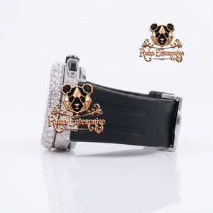 Montre de mode pour homme avec bracelet noir, détails de cadran scintillants et boîtier arrondi - Product Image 3