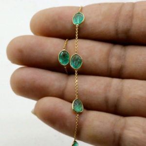 Pulsera hecha a mano de piedras preciosas de Esmeralda natural de calidad más vendida en pulsera de oro amarillo de 18K, joyería para venta al por mayor - Product Image 4