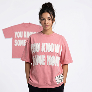T-shirt pour femme à épaules tombantes, col rond, coupe oversize, avec broderie effet vieilli - Product Image 1