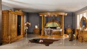Cama y Mesitas de Noche Talladas a Mano en Blanco y Dorado, Muebles de Dormitorio Elegantes Tallados a Mano, Juego de Cama King Size Personalizado, Brisbane - Product Image 6