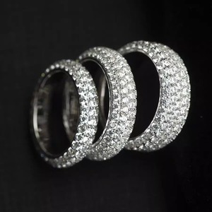 Anillo de Moissanita de Alta Demanda, Joyería Elegante con Artesanía para Cada Ocasión, Disponible para la Venta - Product Image 1