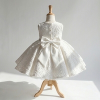 Robe de demoiselle d'honneur élégante en dentelle ivoire, style princesse, manches longues, longueur genou, chic, pour fête de la fête des pères, tenue de cérémonie pour tout-petits