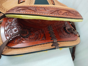 Equipo de equitación para carreras de barriles occidentales: cabezada de cuero premium, collarín, riendas y silla de montar con estructura de plástico, de Pakistán con OEM - Product Image 4
