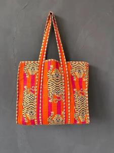 Elegante Bolso de Hombro Acolchado de Algodón Estampado, Perfecto para Bodas, Fiestas y Uso Diario - Product Image 3