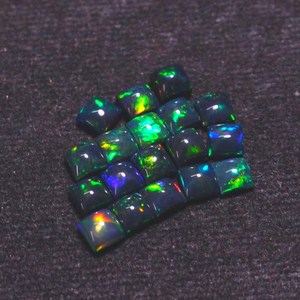 Opale noire fumée traitée, opale naturelle de Welo, pierre brute taille carrée 5mm, cabochon multi-feu avec jeu de couleurs pour DIY HASNAIN GEMS - Product Image 3