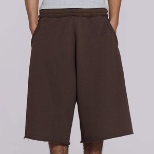 Shorts de survêtement en molleton de coton marron surdimensionnés pour hommes, style décontracté d'été avec poches, coupe classique, couleur unie tricotée - Product Image 2