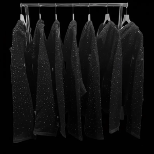 เสื้อฮู้ดไหมพรมปักลายตัวอักษรประดับเพชรทั้งตัว แบบยูนิเซ็กซ์ ผ้าฝ้าย 100% ผ้าฟลีซหนานุ่ม สำหรับฤดูหนาว รับสั่งซื้อจำนวนมาก - Product Image 5