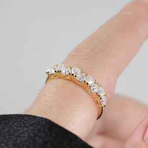 Anillo de media eternidad con corte trillón de moissanita, rodio original con plata 925, regalo para fiesta, estilo único, joyería sorpresa - Product Image 6