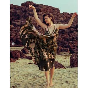 Vestido Halter Estampado Floral de Alta Calidad, Estilo Envolvente de Gasa hasta la Rodilla, con Lazo, Estilo Vacacional, Vestido de Verano para Mujer al por Mayor - Product Image 1