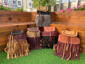 Nouvel arrivage de sacs à dos bohème en cuir suédé pour femmes sacs à dos en cuir occidental à franges et pompons Sacs à dos en cuir vintage stylés - Product Image 4