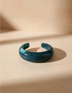 กำไลข้อมือเรซิ่นคริสตัลทันสมัย สีเขียว น้ำตาล น้ำเงิน เบจ ขัดเงา เป็นมิตรกับสิ่งแวดล้อม งานฝีมือเหนือกาลเวลา สำหรับผู้หญิง - Product Image 5