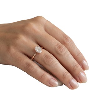 Bague ovale Encircled Caress avec 1 diamant ovale de laboratoire de 0,30 carat H+-SI en or massif 10K 14K 18K, bague de mariage ou d'anniversaire - Product Image 6