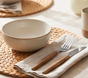 Ensemble de couverts en acier inoxydable avec élégant manche en bois, parfaits pour la cuisine, les hôtels et les accessoires de table. - Product Image 5