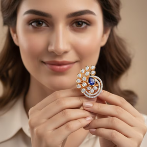 แหวนทองลายนกยูงสุดหรูสำหรับผู้หญิง ประดับด้วยไพลินสีน้ำเงินทรงลูกแพร์ เหมาะสำหรับงานแต่งงาน - Product Image 1