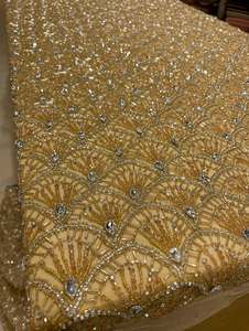 ผ้าลูกไม้หรูหราคุณภาพสูง ประดับด้วยลูกปัดและเลื่อมปัก สำหรับชุดราตรี เสื้อผ้าคูตูร์ และงานออกแบบแฟชั่น - Product Image 3