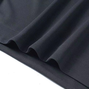 ชุดเสื้อยืดโอเวอร์ไซส์และกางเกงขาสั้นสำหรับผู้ชาย สไตล์มินิมอล สตรีทแวร์ ชุดสองชิ้น เนื้อผ้านุ่ม พรีเมียม ใส่สบาย ทรงหลวม เหมาะสำหรับฤดูร้อน - Product Image 4