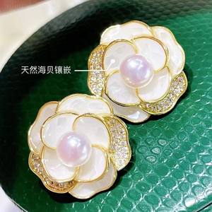 Boucles d'oreilles vintage classiques en perles d'eau douce de 6 à 7 mm, forme de fleur de camélia tridimensionnelle, argent pur - Product Image 5