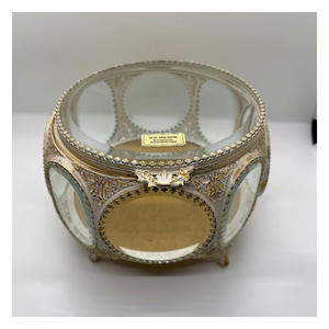 Boîtes à bijoux modernes en laiton avec verre biseauté et verre épais transparent |   Organisateur de bijoux élégant fait main et personnalisable - Product Image 2