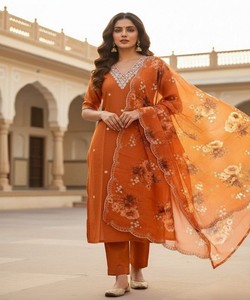 Conjunto de Kurta de Rayón Naranja con Dupatta para Mujer, Ropa Tradicional Étnica de India y Pakistán, Largo hasta el Tobillo 85900 SAHAJANAND- SI:-376 - Product Image 2