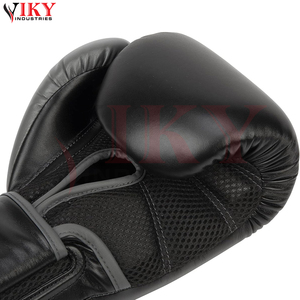 Gants de boxe en cuir artificiel noir et gris, robustes, ergonomiques, avec logo personnalisé, pour la vente en gros, fabricant OEM/ODM - Product Image 4