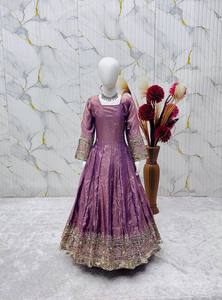 Ensemble Anarkali en soie pour femmes, style traditionnel indien et pakistanais, avec dupatta brodé, longueur ras du sol, tenue de mariage, coupe classique - Product Image 5