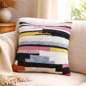Housse de coussin en kilim de coton tissé à la main avec motif rayé texturé pour une décoration organique, moderne, rustique et de style farmhouse - Product Image 1